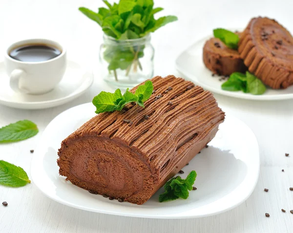Chocolate roulade with mint — Stock Photo, Image