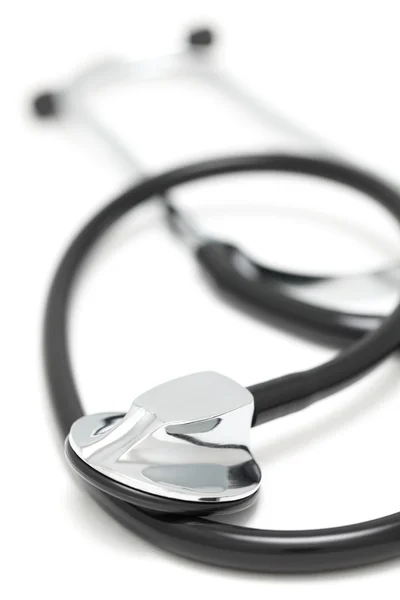 白い背景の聴診器 — ストック写真