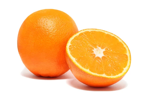 Pomarańcze (na białym tle) — Zdjęcie stockowe