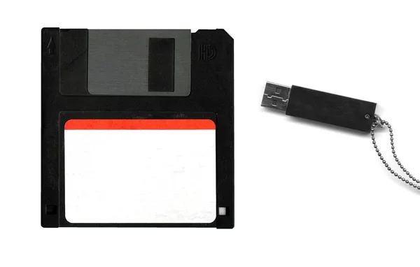 Floppy disk en USB-sleutel — Stockfoto