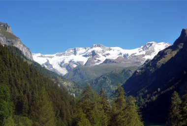 Monte Rosa (pembe dağ). Gressoney st Jean İtalyan taraftan