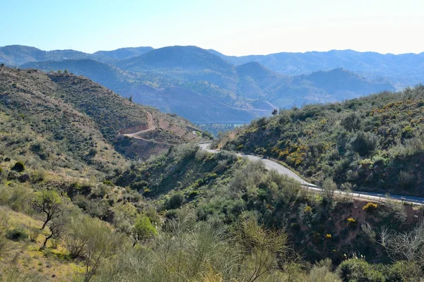 Curvas em uma região de estradas montanhosas de Málaga — Fotografia de Stock
