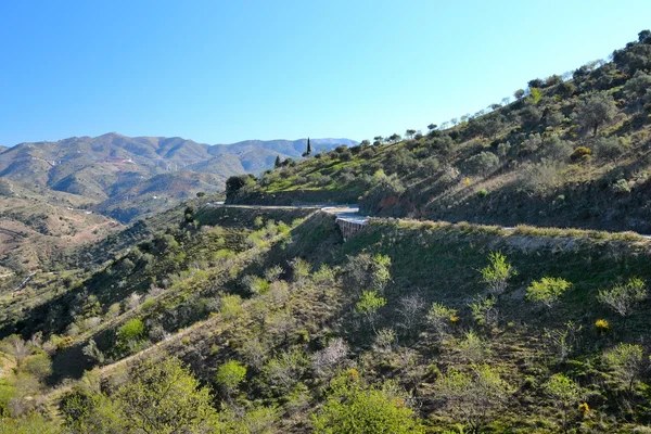Malaga yolların dağlık bir bölgede eğrileri — Stok fotoğraf