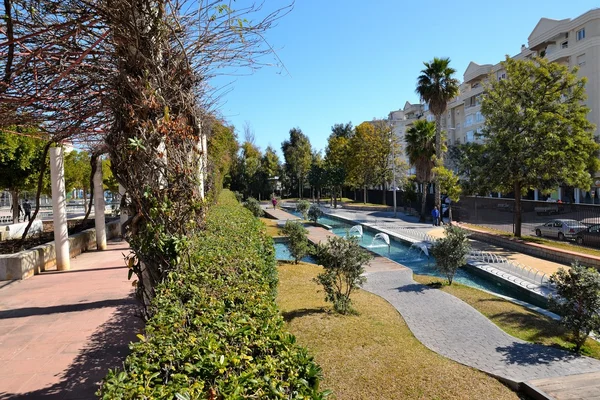 Un parque de recreación en el centro de Málaga — Stockfoto