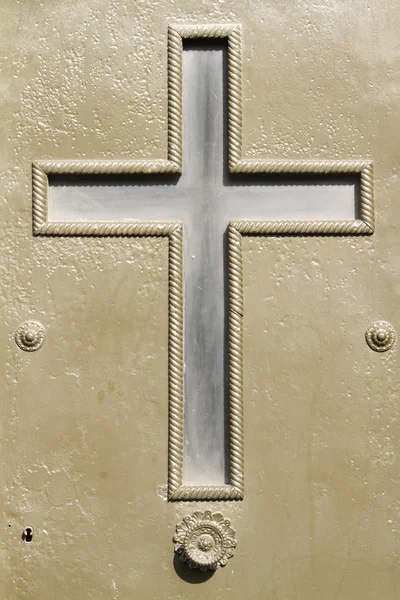Croix sur une porte. — Stock fotografie