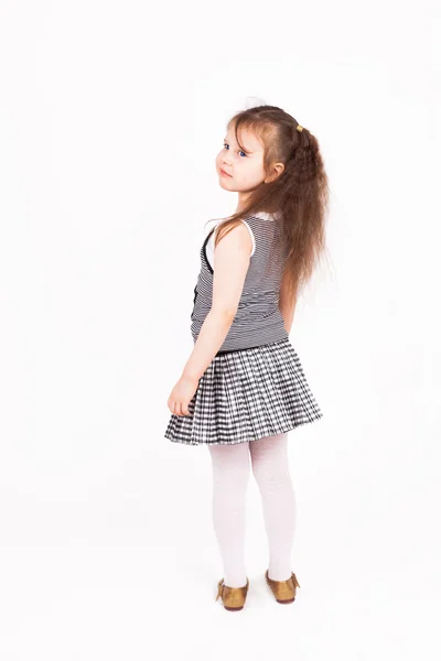 Krásné malé dítě dívka stojící — Stock fotografie
