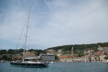 tekne ile Hvar Harbour