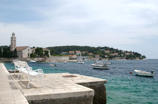 Hamnen i hvar med båtar — Stockfoto