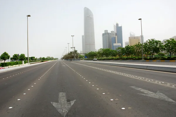 Estrada Corniche em Abu Dhabi — Fotografia de Stock