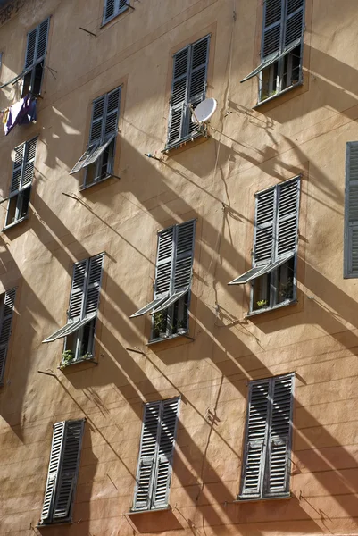 Old windows in Nice — Stock Photo, Image