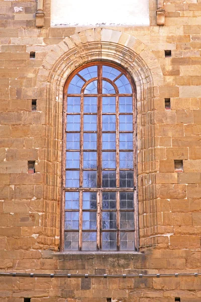 Uzun boylu penceresi — Stok fotoğraf