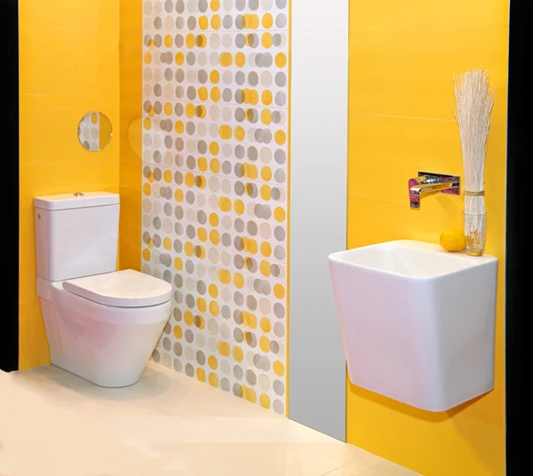 Łazienka żółty — Zdjęcie stockowe