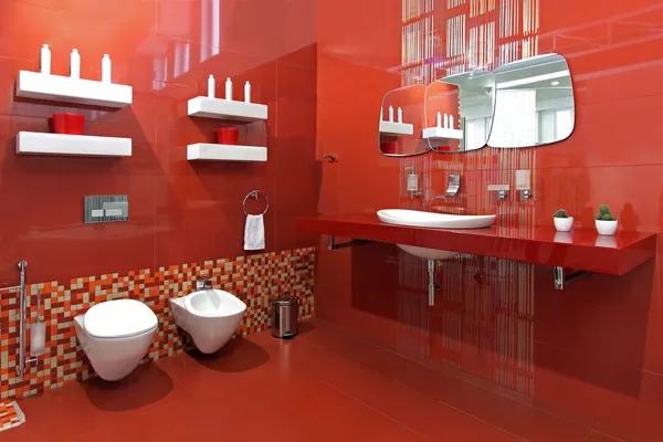 Ванная комната красная — стоковое фото