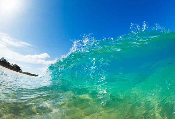 Прекрасна сонячна блакитна хвиля — стокове фото