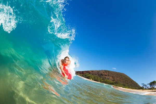Boogie boarder surfen verbazingwekkende blauwe oceaan Golf — Stockfoto