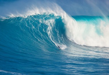 Maui, hi - 13 Mart: profesyonel sörfçü marcio freire rides bir g