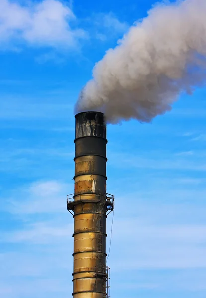 Fabriken rök stack — Stockfoto