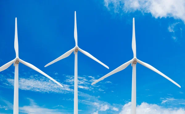 Windmühlen mit blauem Himmel — Stockfoto