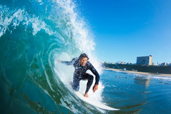 Surfare på blå havet våg — Stockfoto
