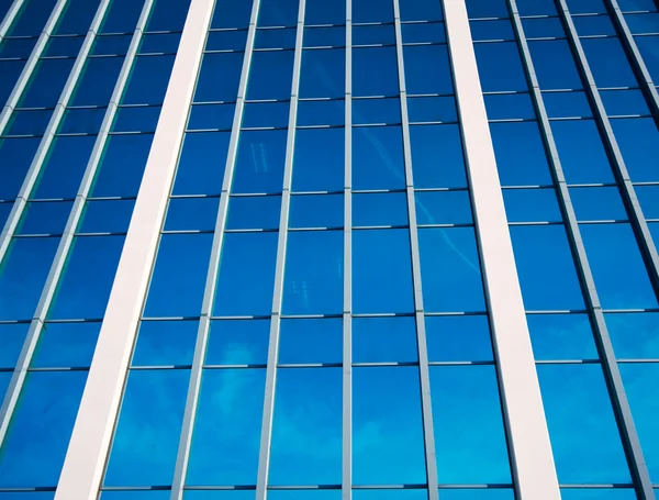 Высокие современные офисные здания — стоковое фото