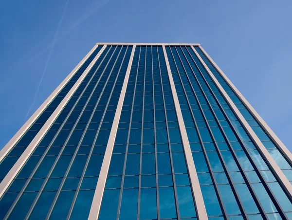 Hohe moderne Bürogebäude — Stockfoto