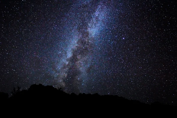 Estrellas en el cielo nocturno, galaxia de la Vía Láctea —  Fotos de Stock