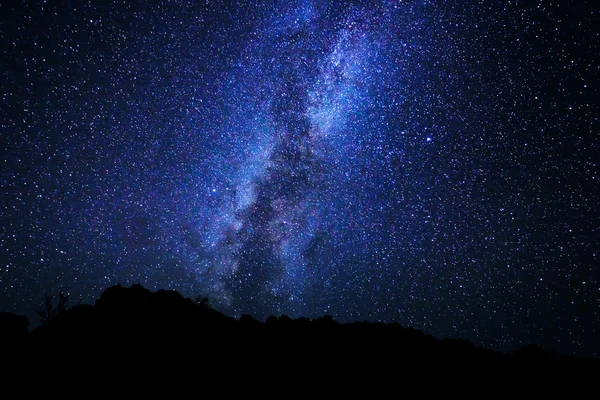 Estrellas en el cielo nocturno, galaxia de la Vía Láctea —  Fotos de Stock