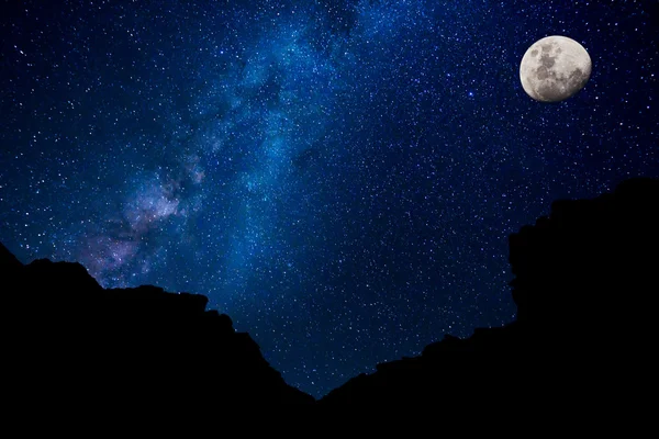 Звезды в ночном небе, галактика Млечный Путь — стоковое фото