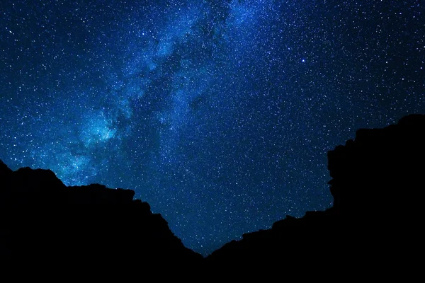 Stelle nel cielo notturno, galassia della Via Lattea — Foto Stock