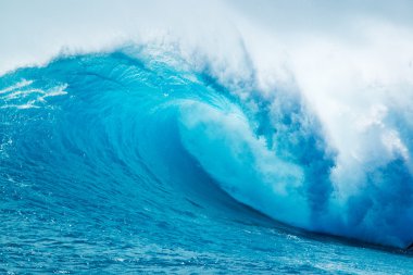 Beautiful Blue Ocean Wave tube clipart