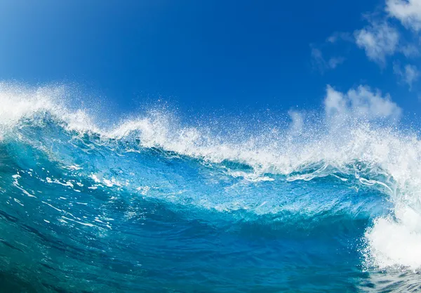 Blaue Ozeanwelle, Blick aus dem Wasser — Stockfoto