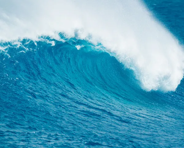 Fala niebieskiego oceanu — Zdjęcie stockowe