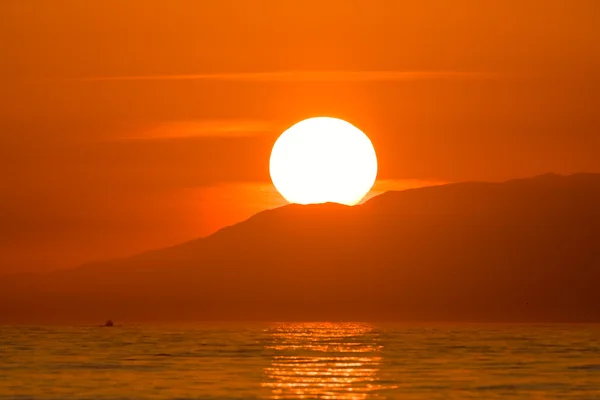 ハワイの劇的な鮮やかな夕日 — ストック写真