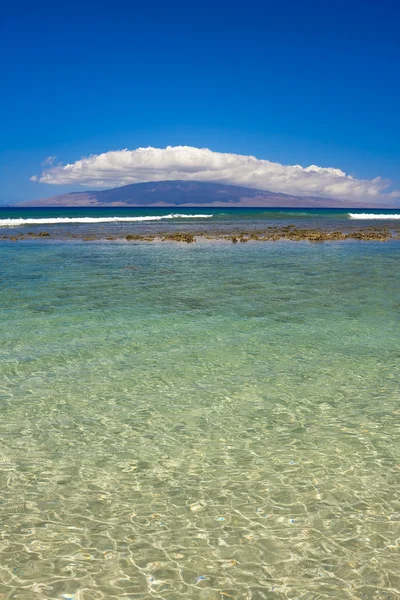 Tropikalnej plaży na Hawajach — Zdjęcie stockowe