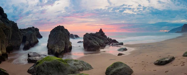 Panorama del tramonto sulla costa californiana lungo Pacific Coast Highw — Foto Stock