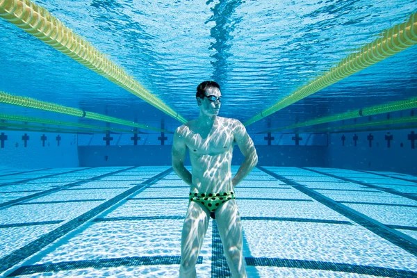 Swimmer in Pool UnderWater — Stock Photo, Image