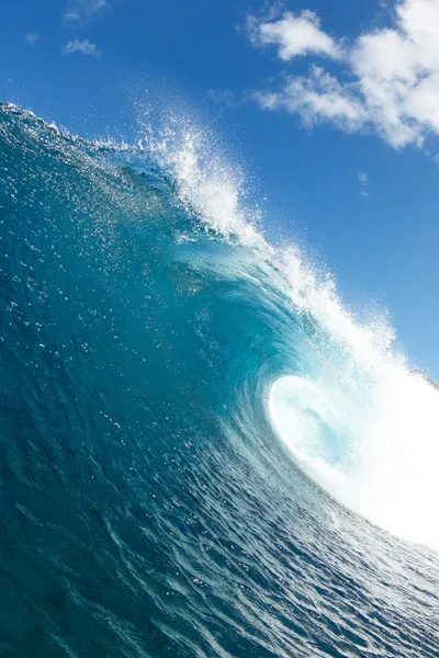 Голубая океанская волна — стоковое фото