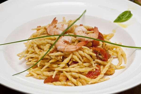 Een eerste cursus schotel met pasta en groenten — Stockfoto