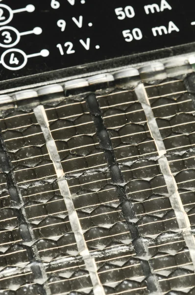 Detalhe das células de um painel solar portátil — Fotografia de Stock