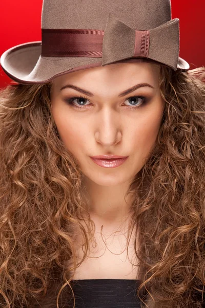 Menina com chapéu retro — Fotografia de Stock