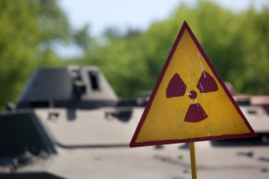 radyoaktivite uyarı simgesi