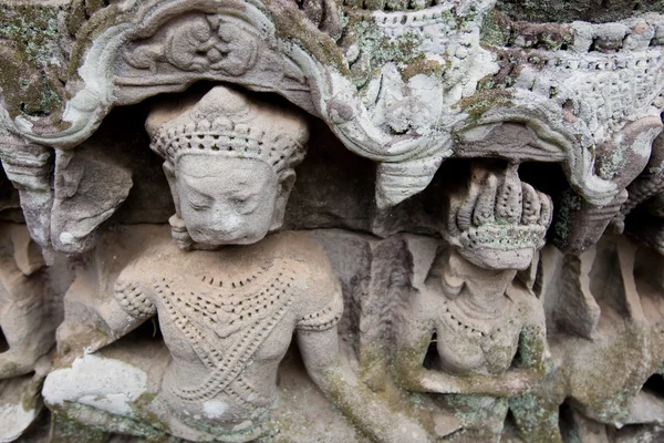 Tallar en Angkor — Foto de Stock
