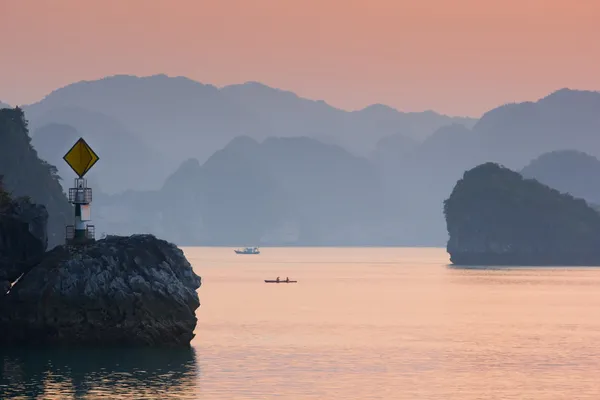 Baie de Ha Long — Photo
