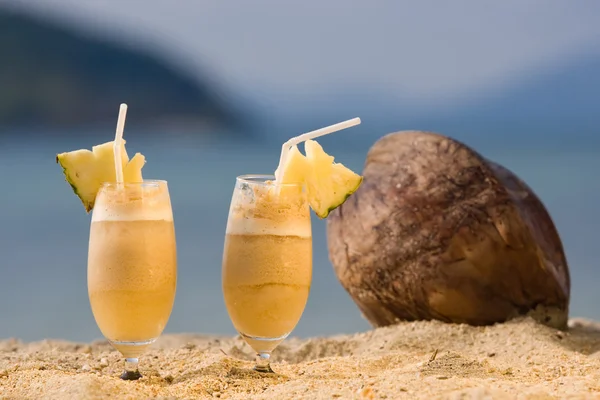 Koktejly na pláži — Stock fotografie