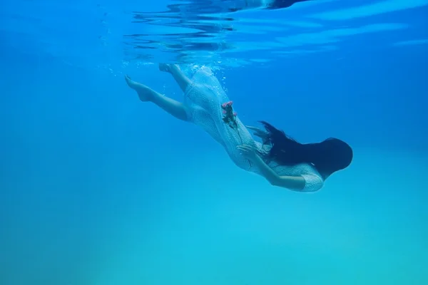 Девушка Под Водой Фото
