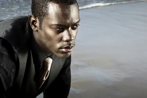 Αφρικανική αμερικανική άνθρωπος στο κοστούμι — Φωτογραφία Αρχείου