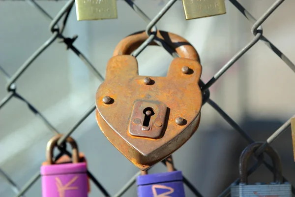 Heart padlock — Stock Photo, Image