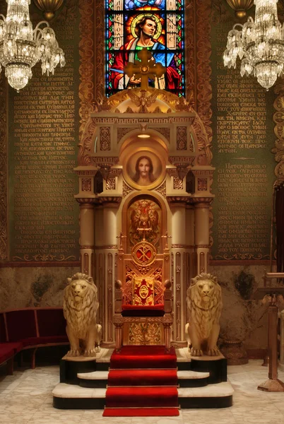Throne in Cathedral — Stock Photo, Image