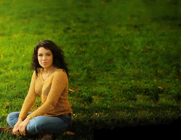 Woman and Grass — Stock Photo, Image