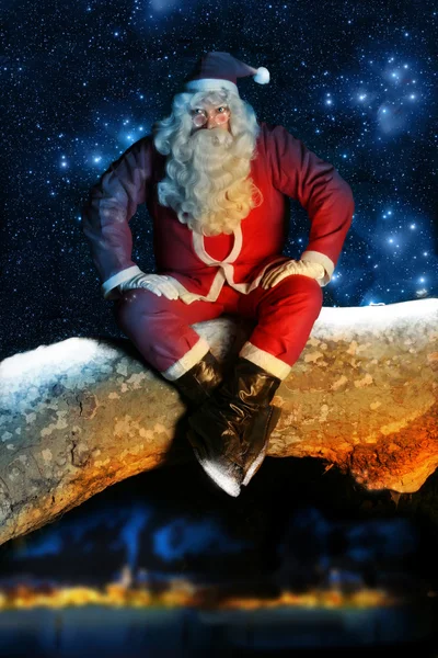 Santa en sneeuw 's nachts — Stockfoto